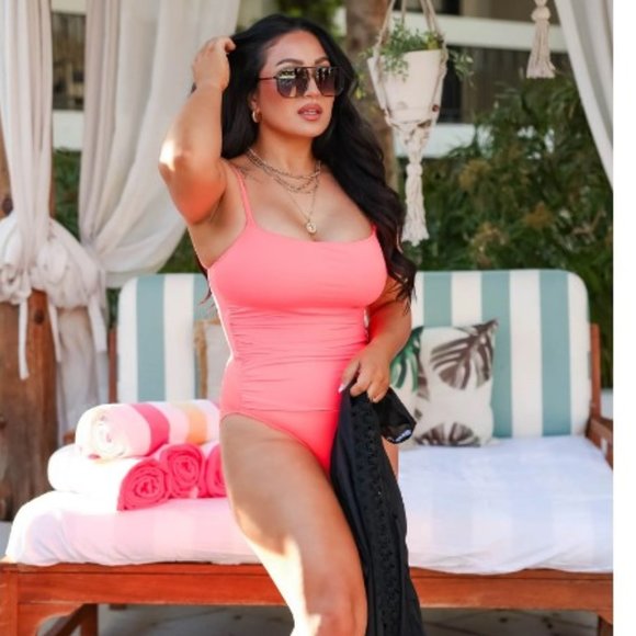 LA BLANCA "Island Goddess" One-Piece Swimsuit  NEW WITH TAGS! - Picture 7 of 10